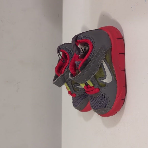 Baby sneakers Nike size 2.5 - Picture 1 of 3